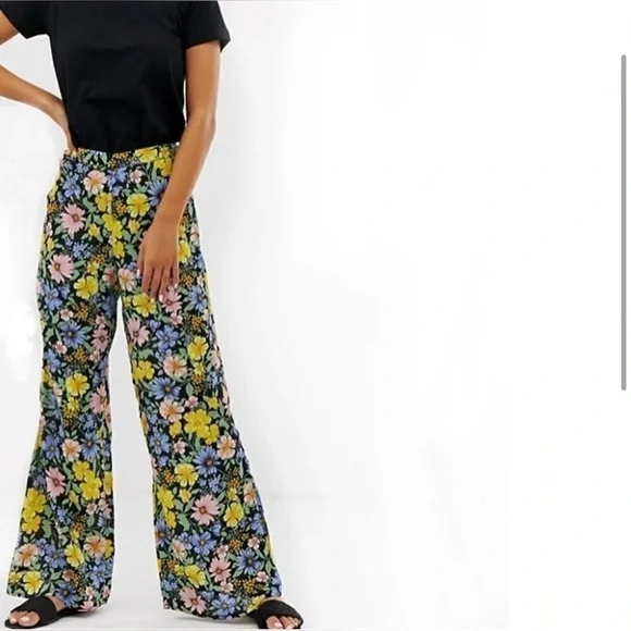 Miss Selfridge Floral Pants - Picture 2 of 13